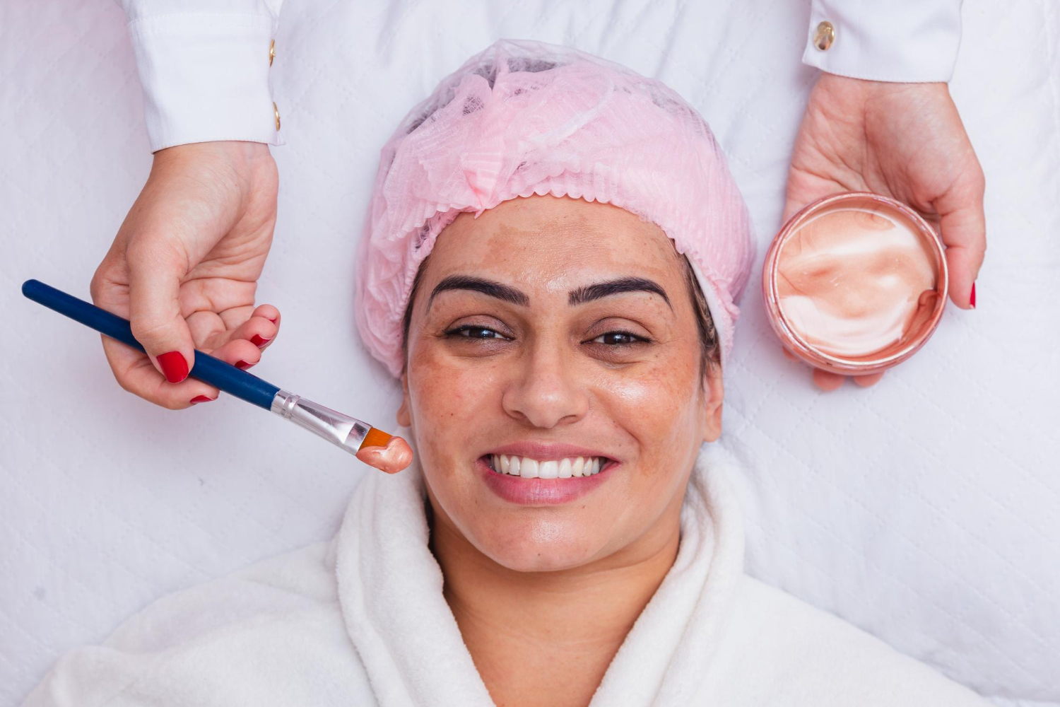 10 Key Questions to Ask Your Cosmetologist Before a Face Treatment